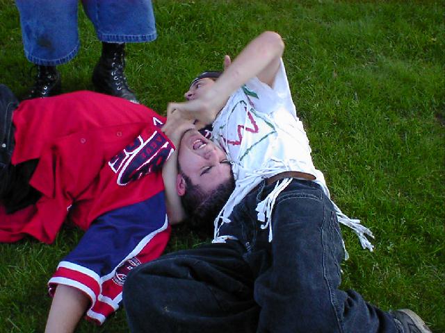 Big Noah is trying to choke out Juice!